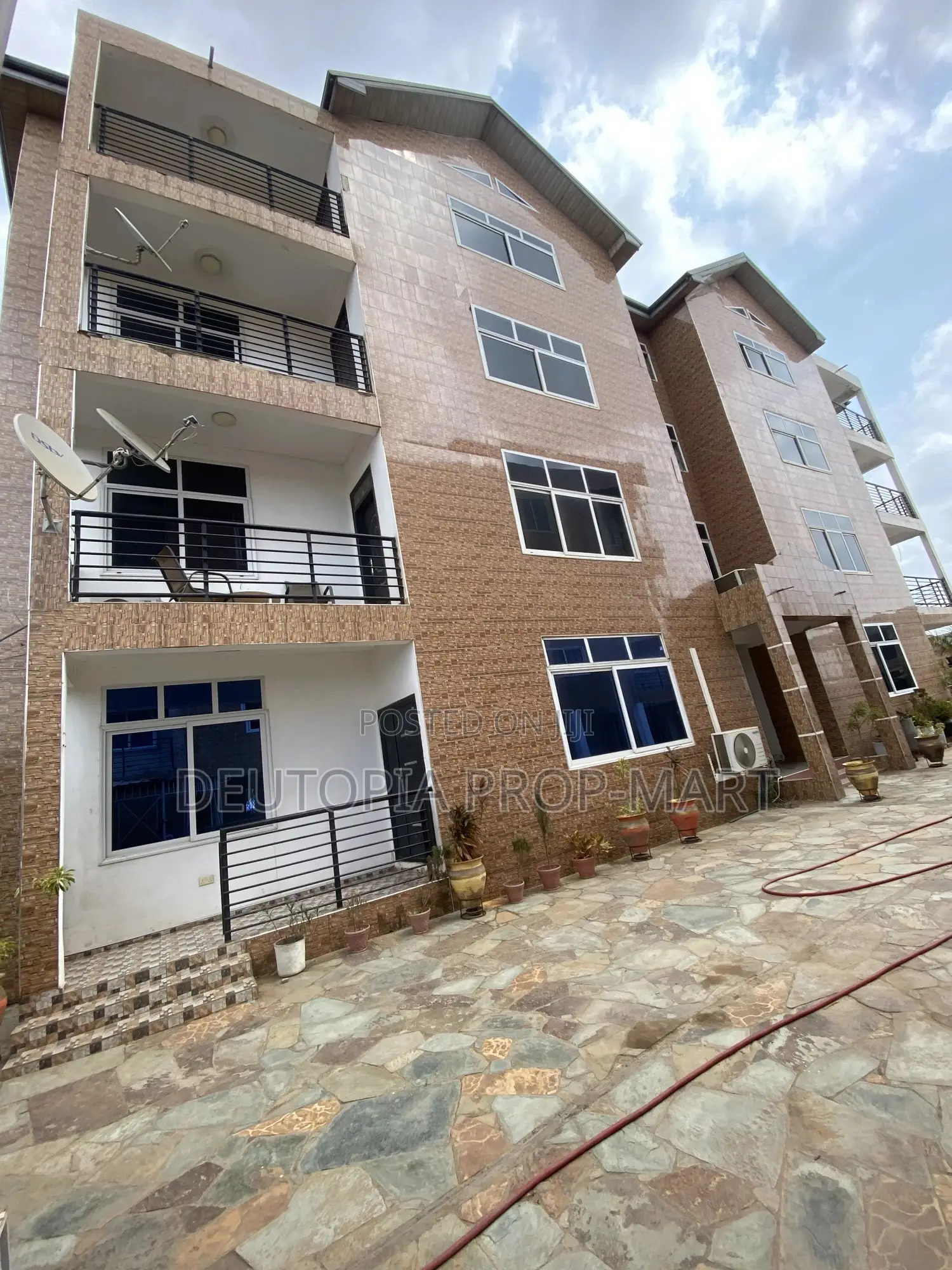3bdrm Apartment in Adom Estate, Tema Metropolitan for rent
