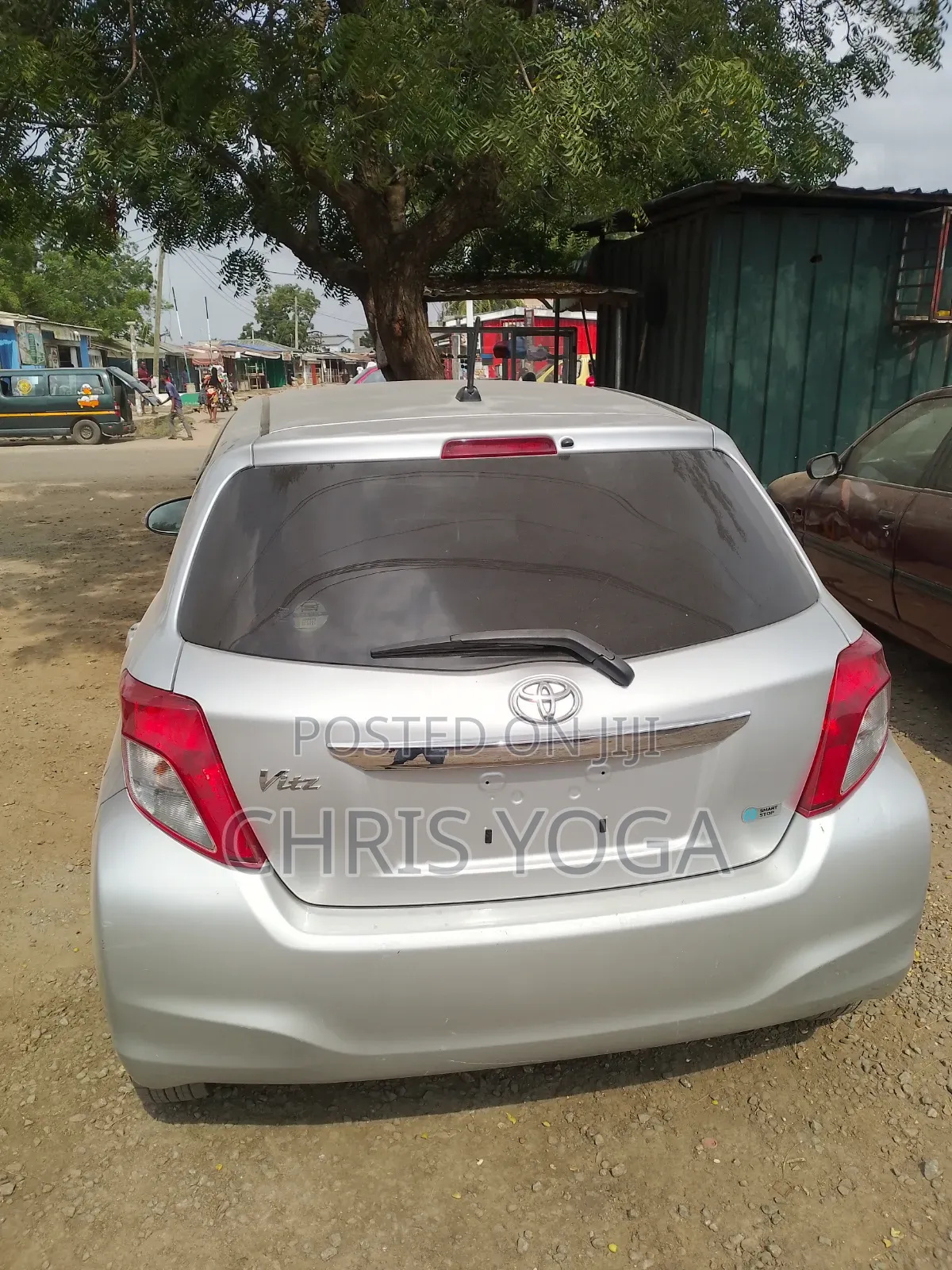 Toyota Vitz 1.3 AWD 3dr 2011 Gray