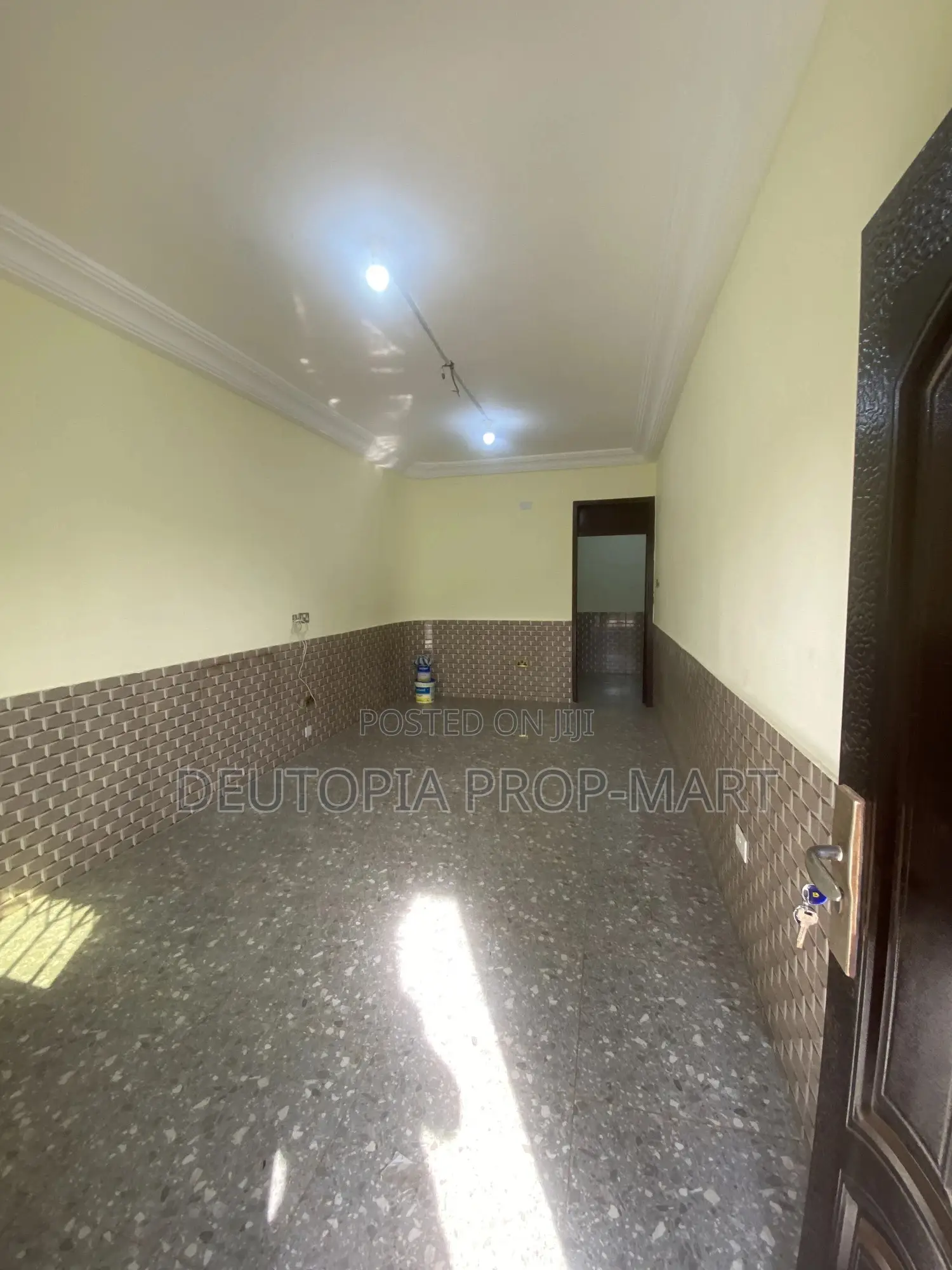 2bdrm Apartment in Delords Villa, Tema Metropolitan for rent