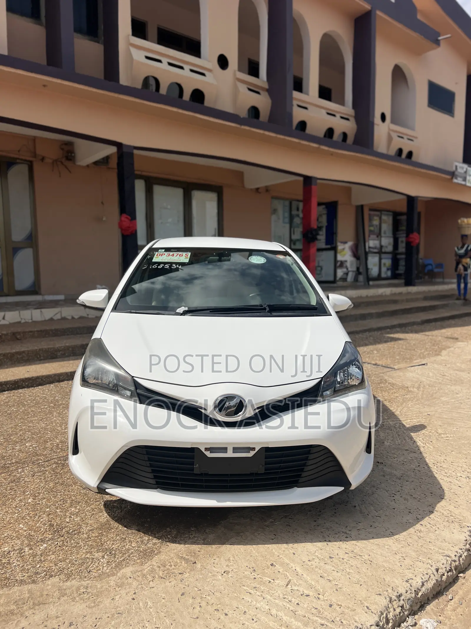 Toyota Vitz 1.3 AWD 3dr 2015 White