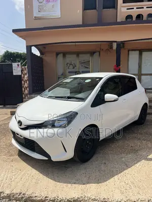 Toyota Vitz 1.3 AWD 3dr 2015 White