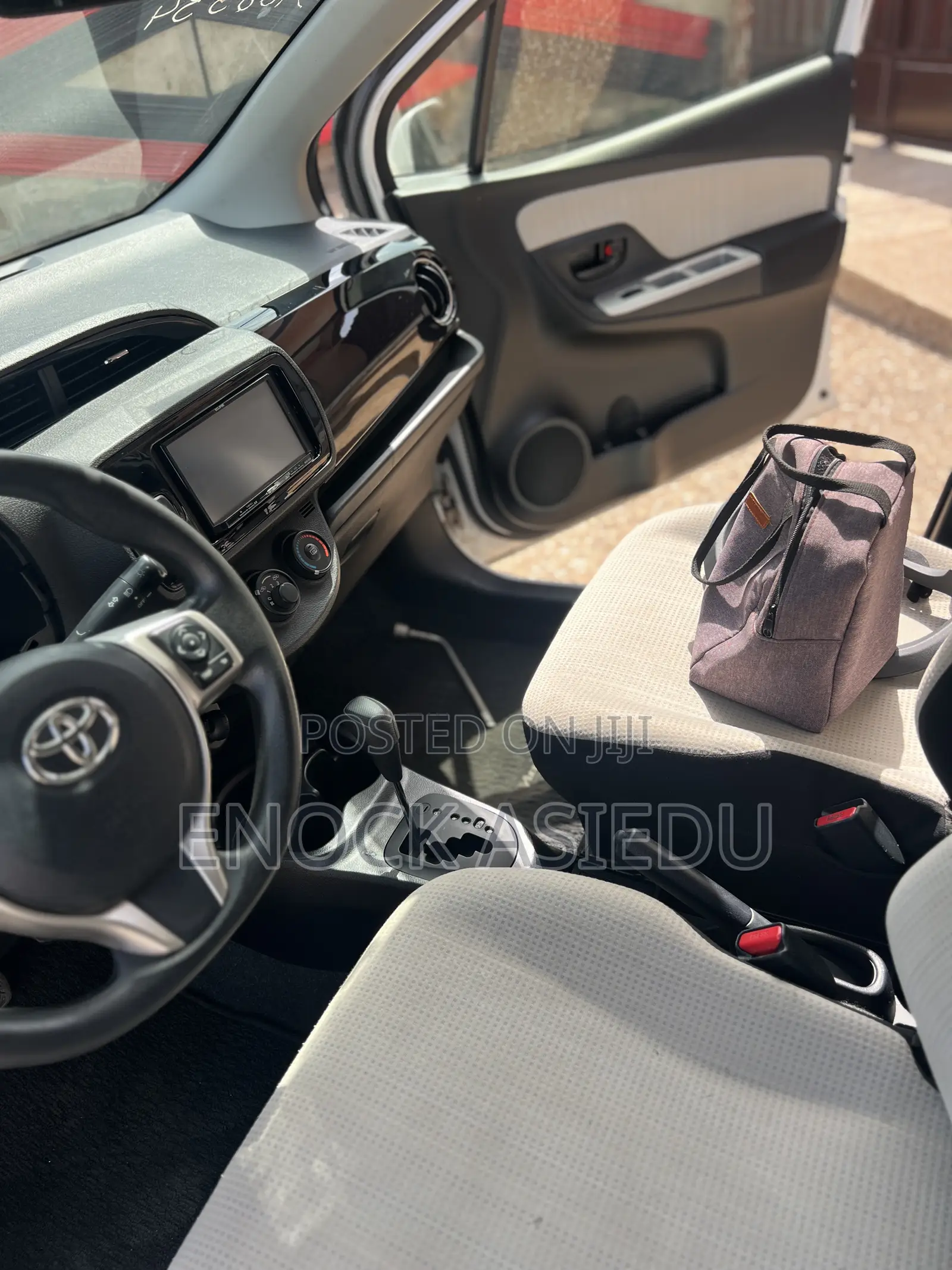 Toyota Vitz 1.3 AWD 3dr 2015 White