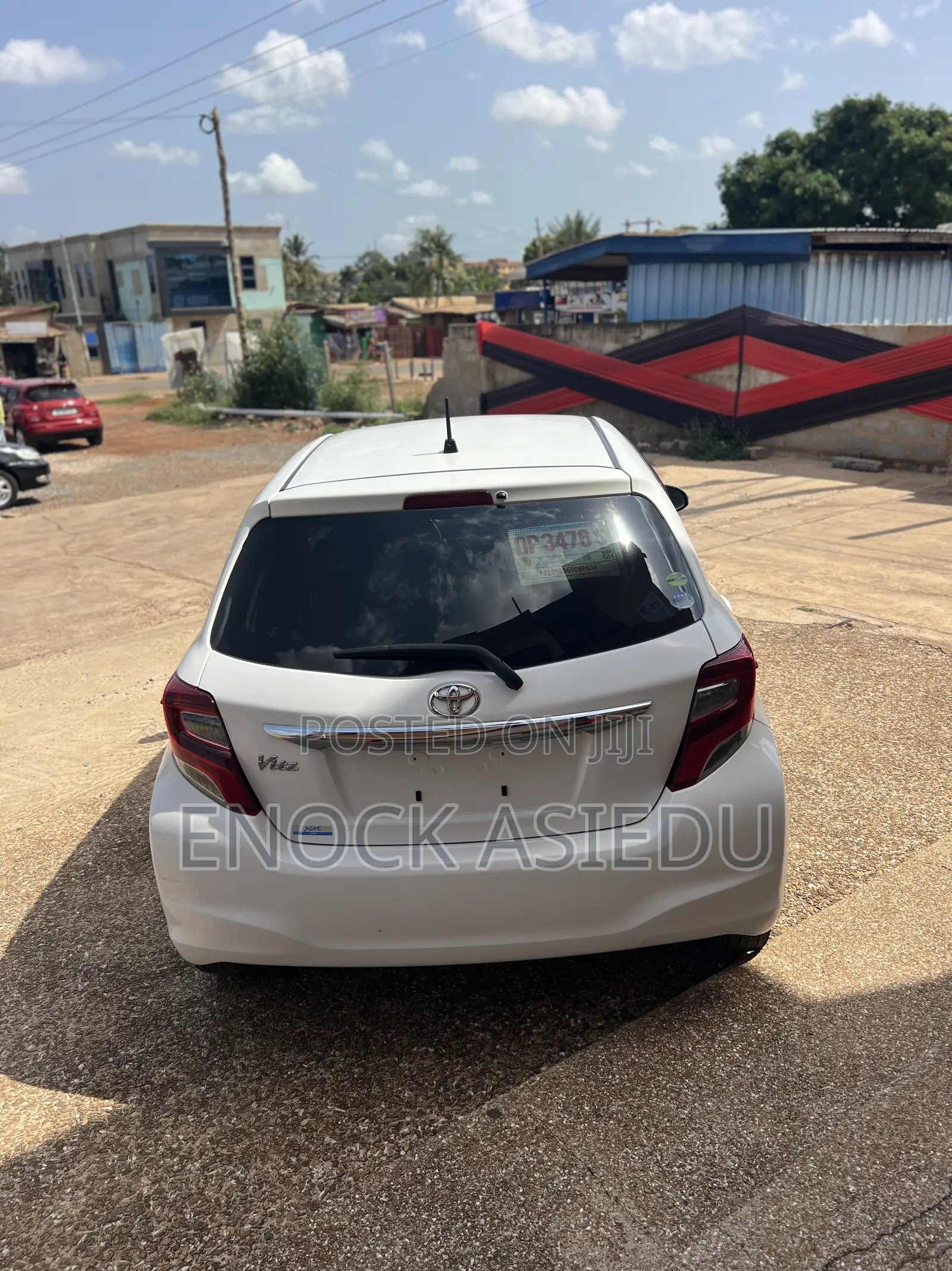 Toyota Vitz 1.3 AWD 3dr 2015 White