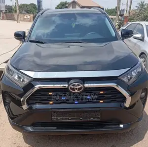 Toyota RAV4 LE AWD 2020 Black