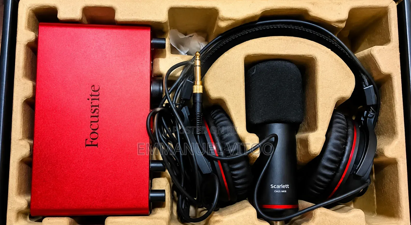 Focusrite Scarlett 2i2 4th Generation Bundle