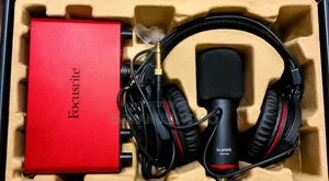 Focusrite Scarlett 2i2 4th Generation Bundle