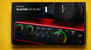 Focusrite Scarlett 2i2 4th Generation Bundle