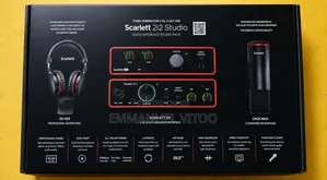 Focusrite Scarlett 2i2 4th Generation Bundle