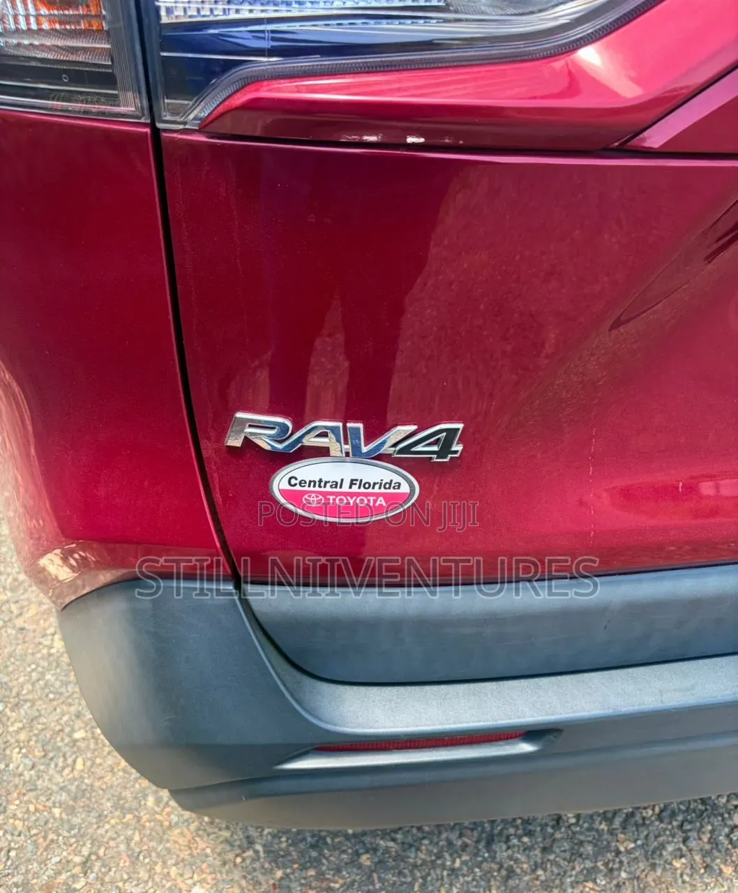 Toyota RAV4 XLE 2022 Red