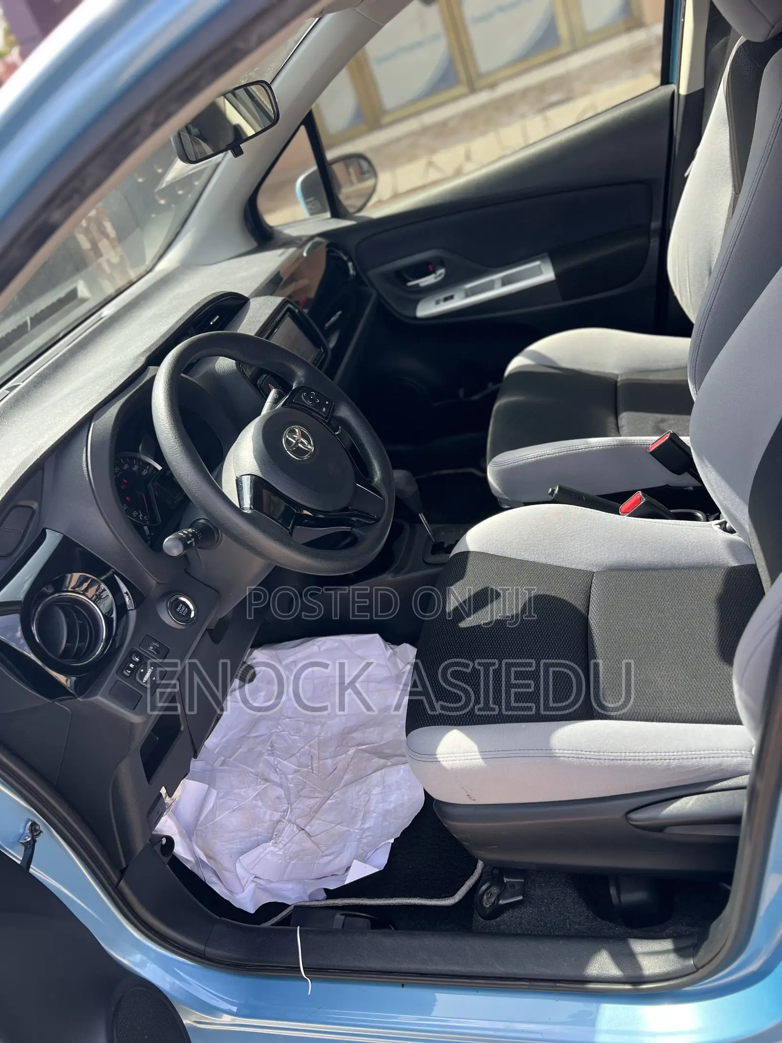 Toyota Vitz 1.3 AWD 5dr 2015 Blue