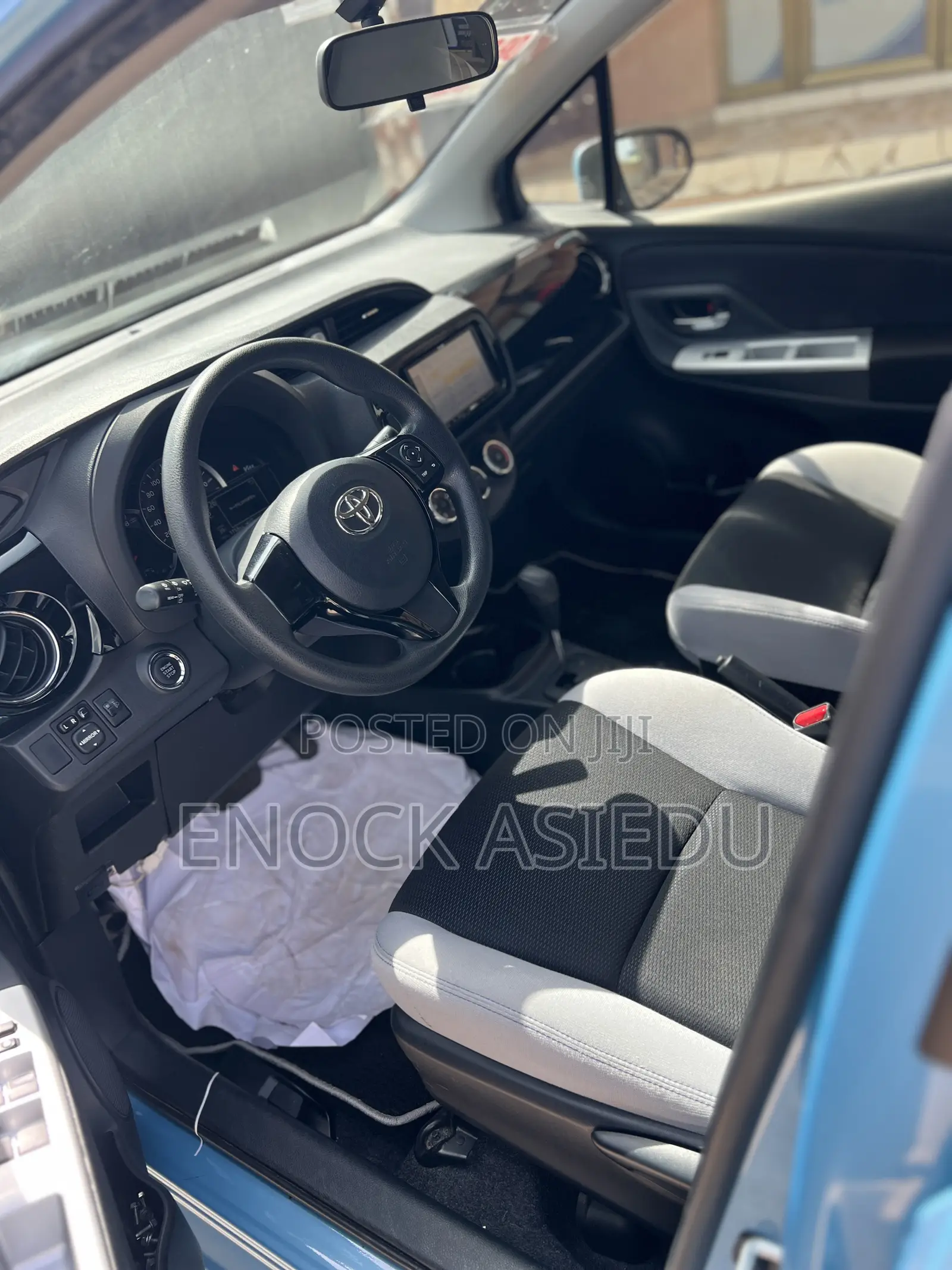 Toyota Vitz 1.3 AWD 5dr 2015 Blue