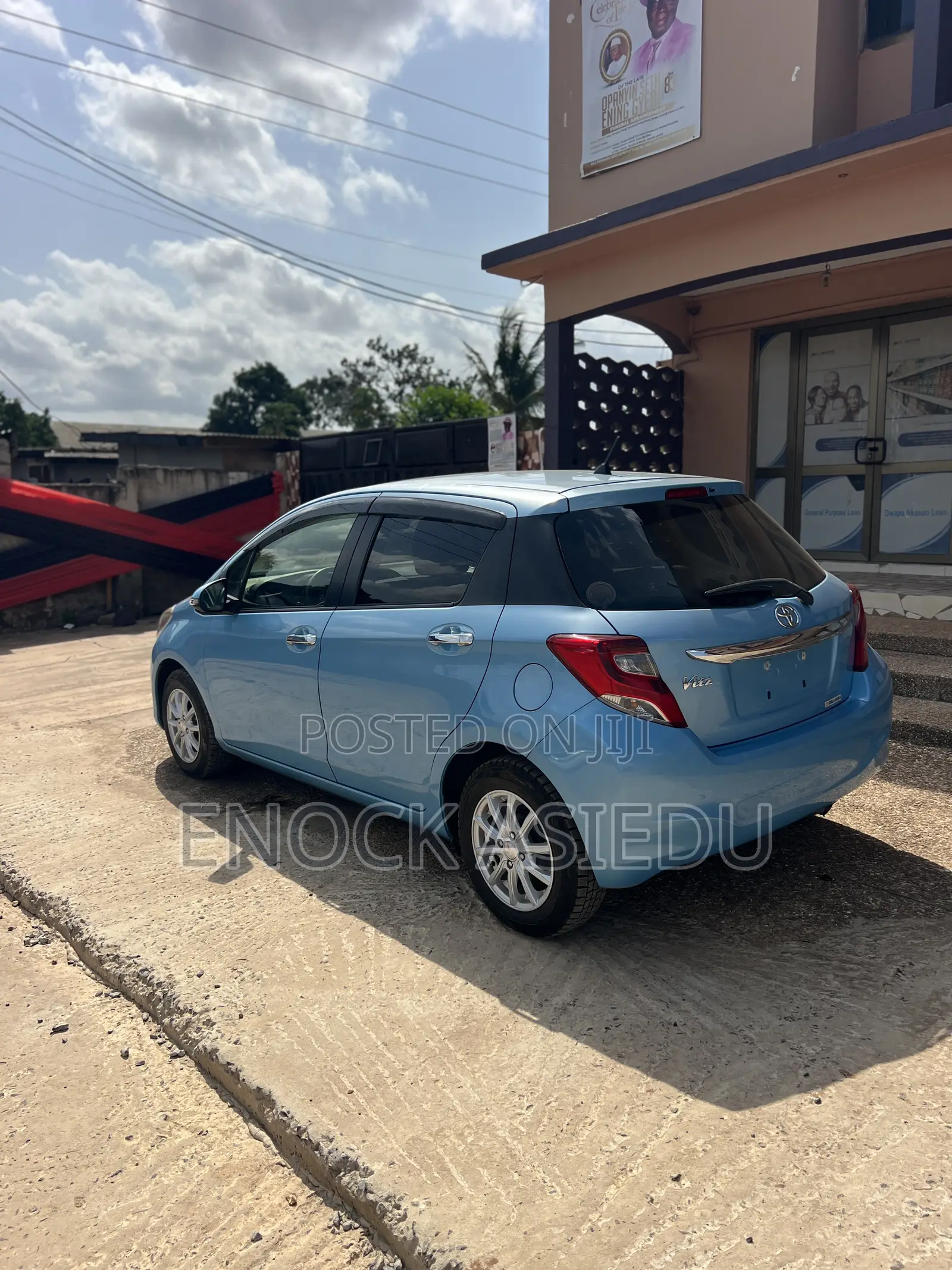 Toyota Vitz 1.3 AWD 5dr 2015 Blue