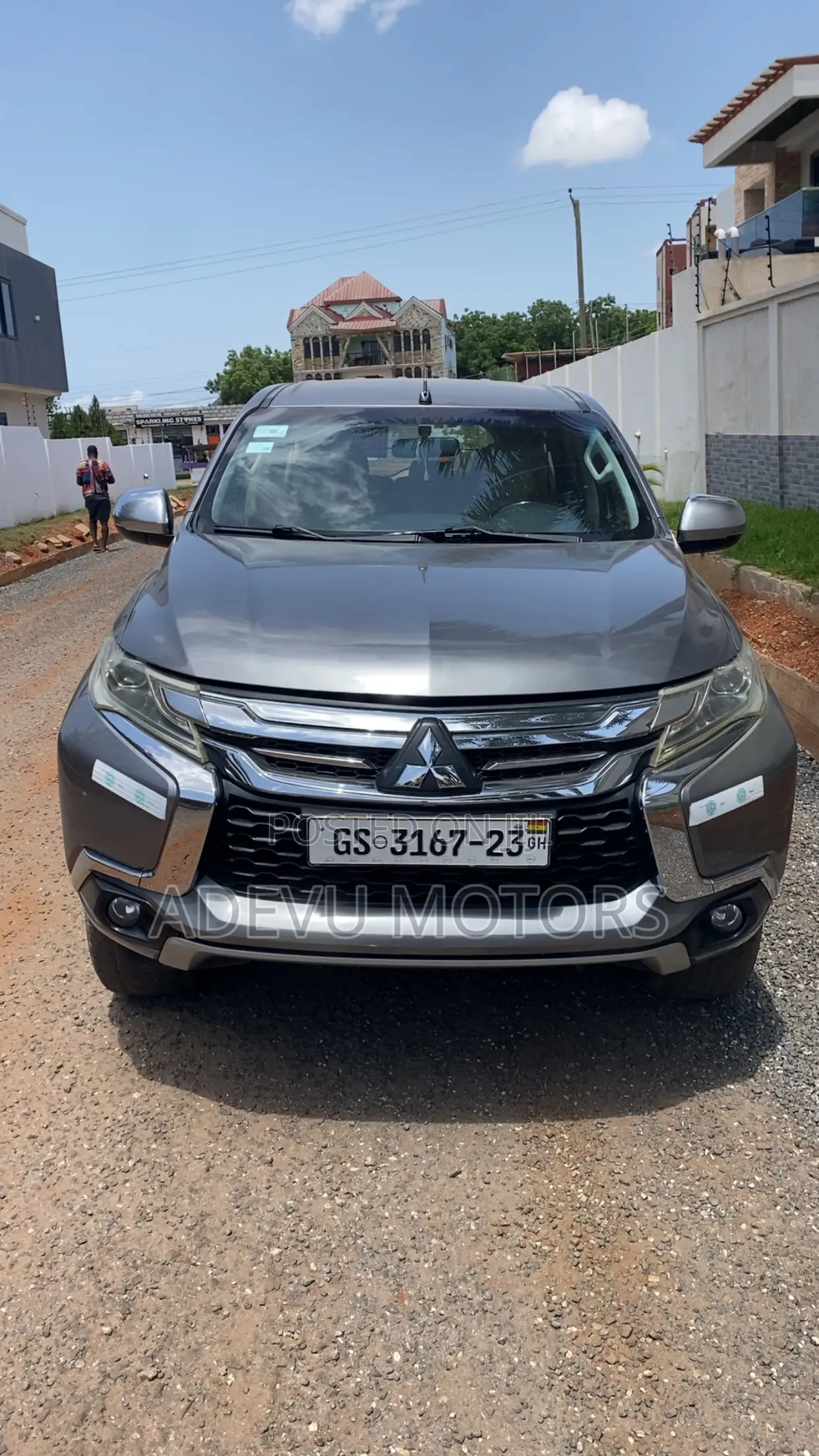 Mitsubishi Pajero Sport 2017 Silver