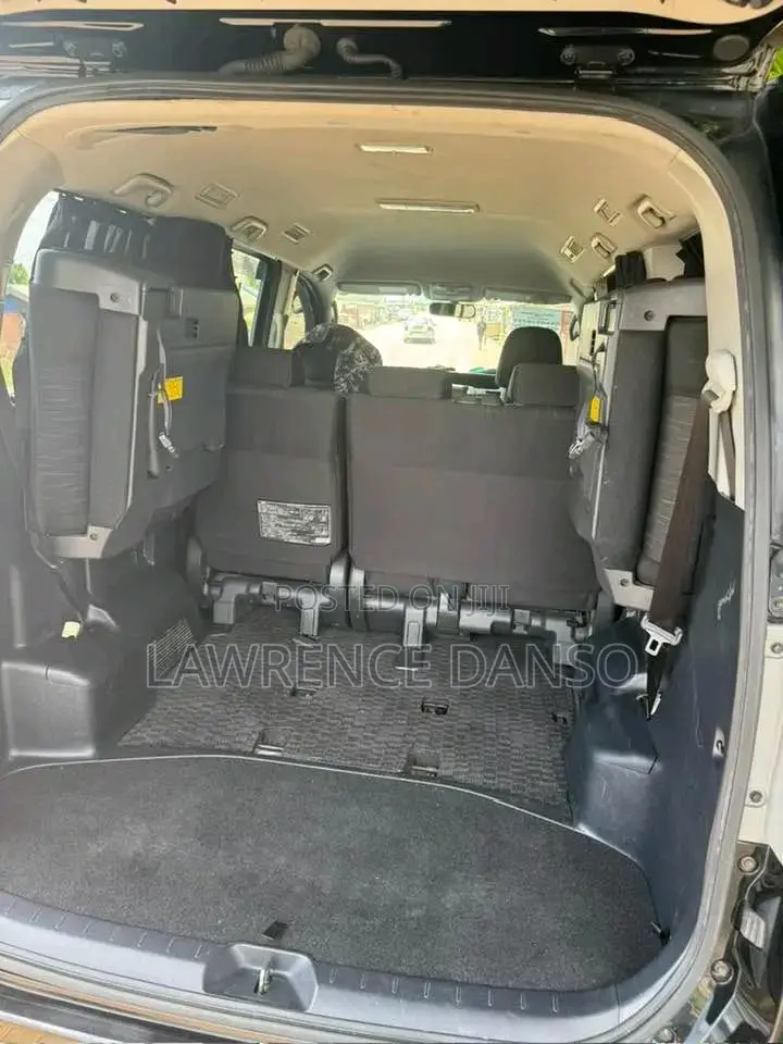 Toyota Voxy 2011 Black