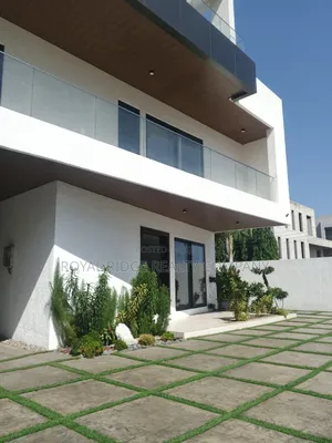 4bdrm Duplex in Tseaddo Roundabout, Accra Metropolitan for rent
