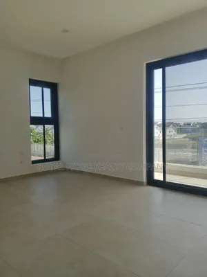 4bdrm Duplex in Tseaddo Roundabout, Accra Metropolitan for rent