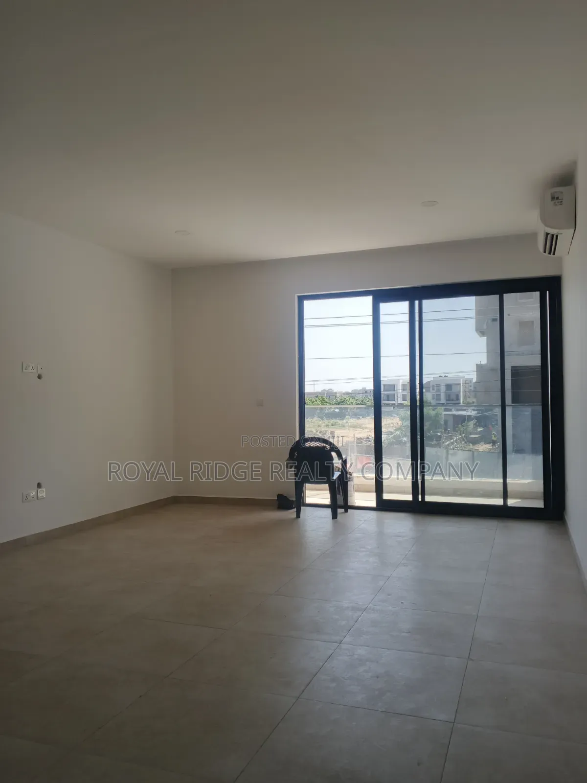 4bdrm Duplex in Tseaddo Roundabout, Accra Metropolitan for rent