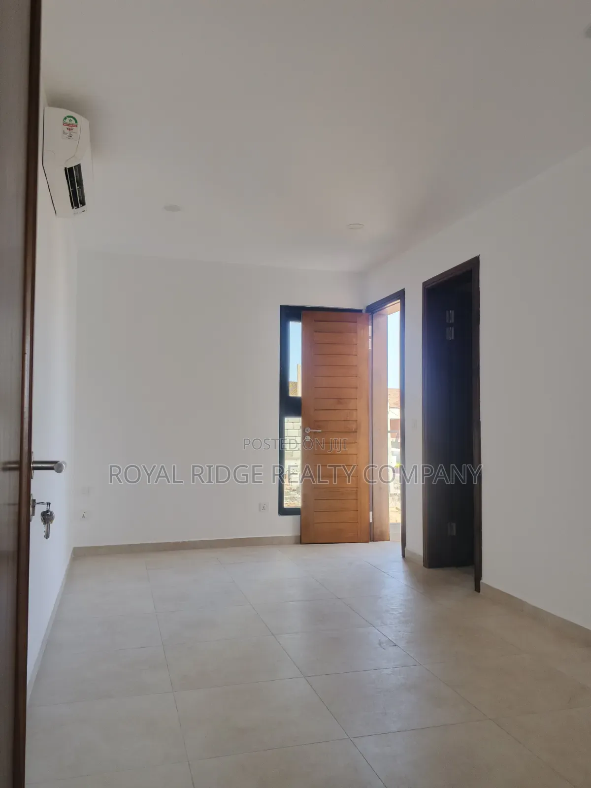 4bdrm Duplex in Tseaddo Roundabout, Accra Metropolitan for rent