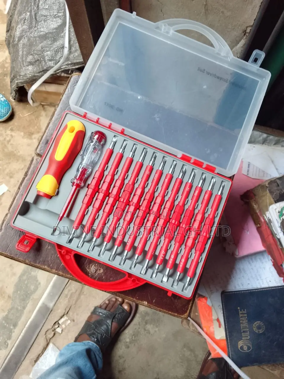Set of Insulated Screwdrivers