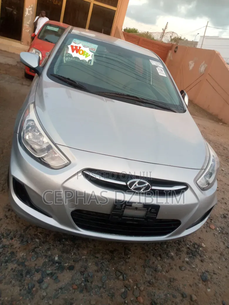 Hyundai Accent SE Hatchback 2016 Silver