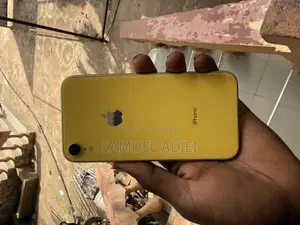 Apple iPhone XR 64 GB Yellow