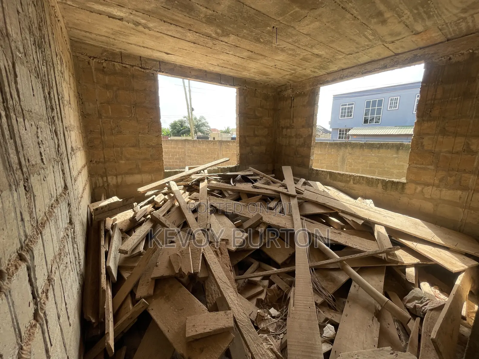 4bdrm Apartment in Oyarifa for sale
