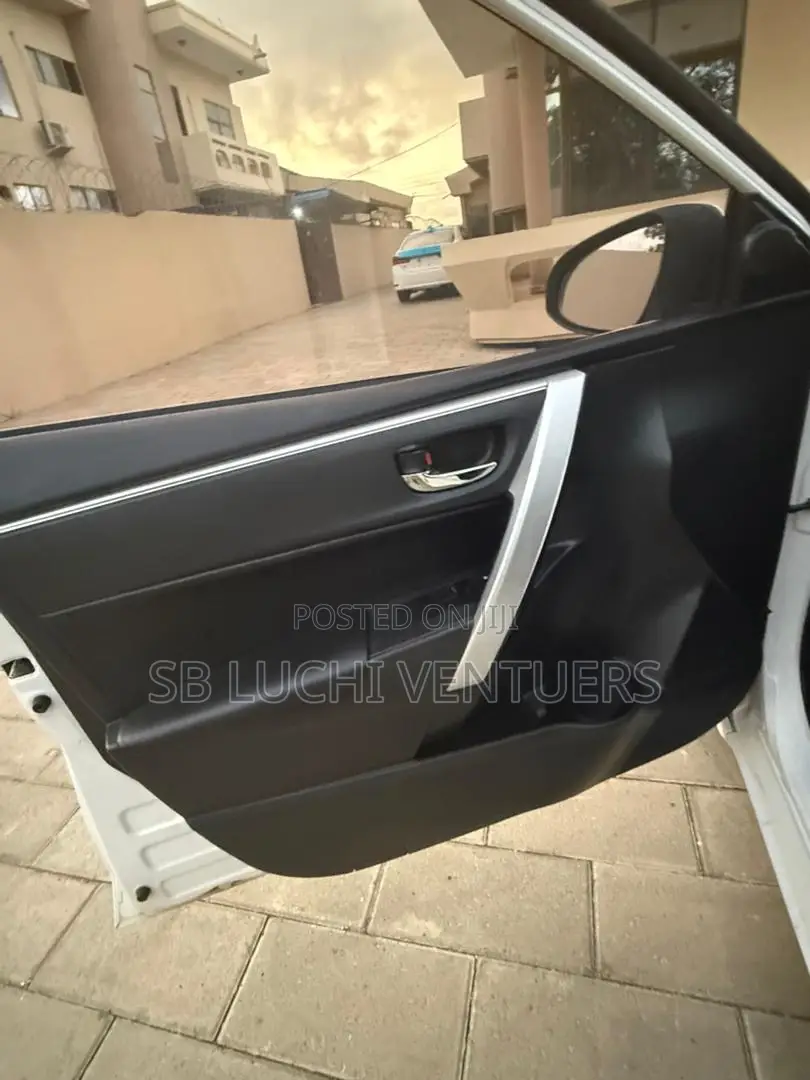 Toyota Corolla 2020 Silver