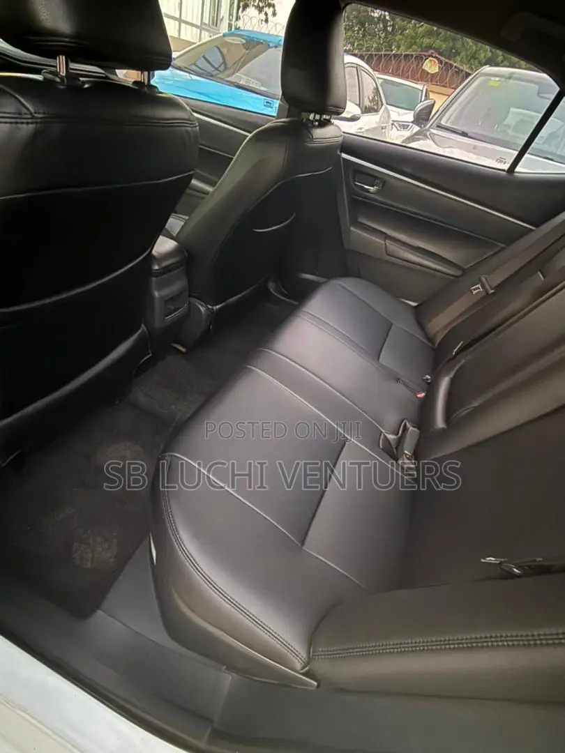 Toyota Corolla 2020 Silver