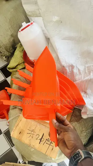 Feed Shovel