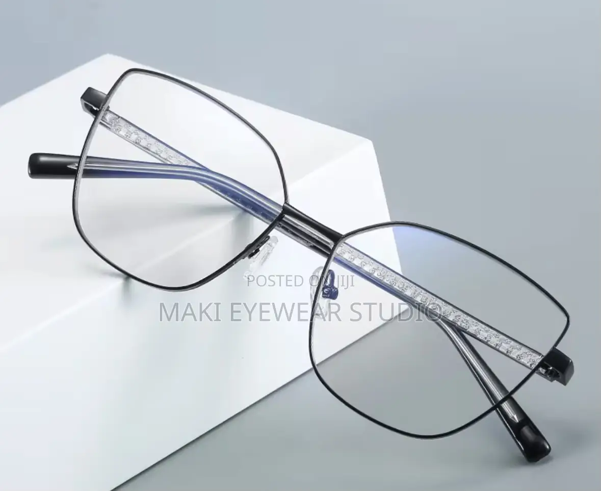 Women’S Glasses With an Anti-Blue Stainless Steel Butterfly Frame.