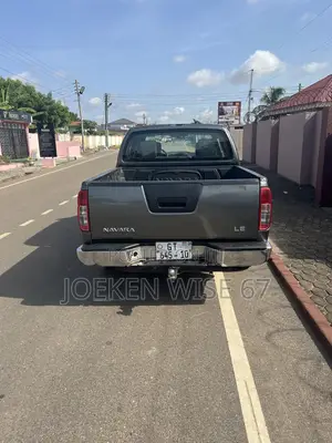 Nissan Navara 2014 Gray