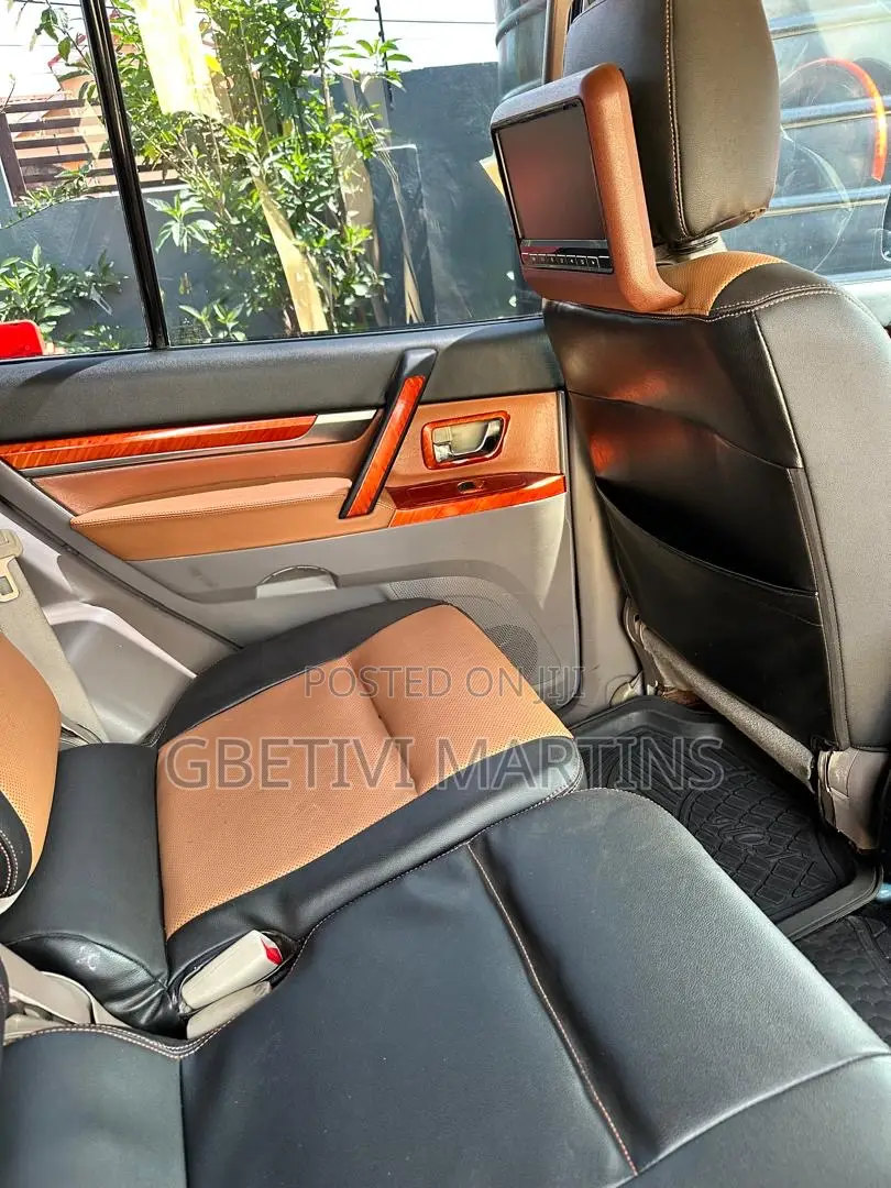 Mitsubishi Pajero 2010 Black
