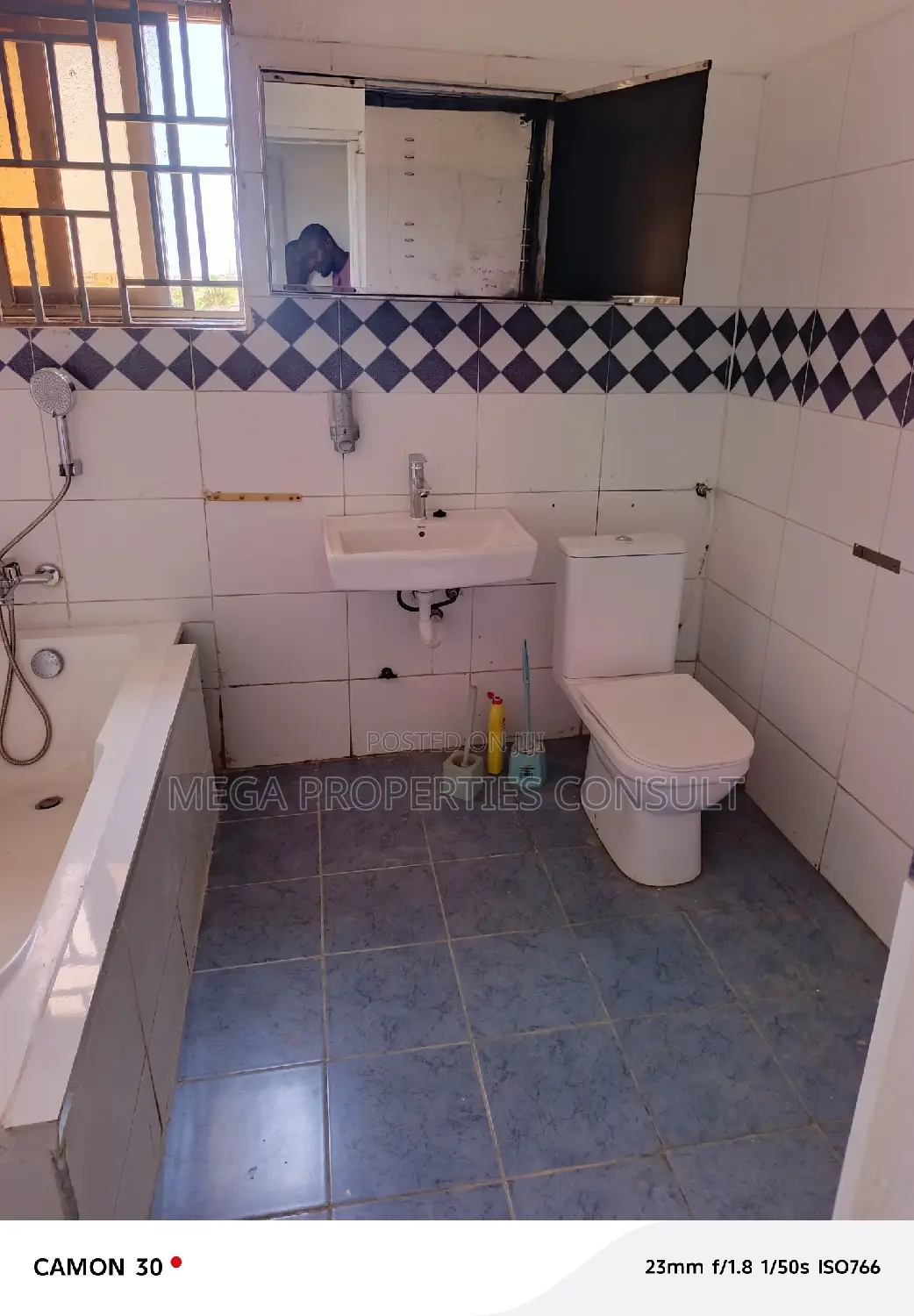 3bdrm Apartment in Achimota for rent