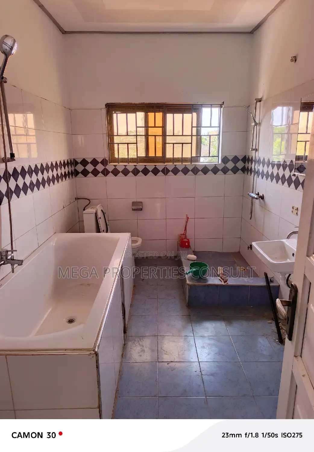 3bdrm Apartment in Achimota for rent