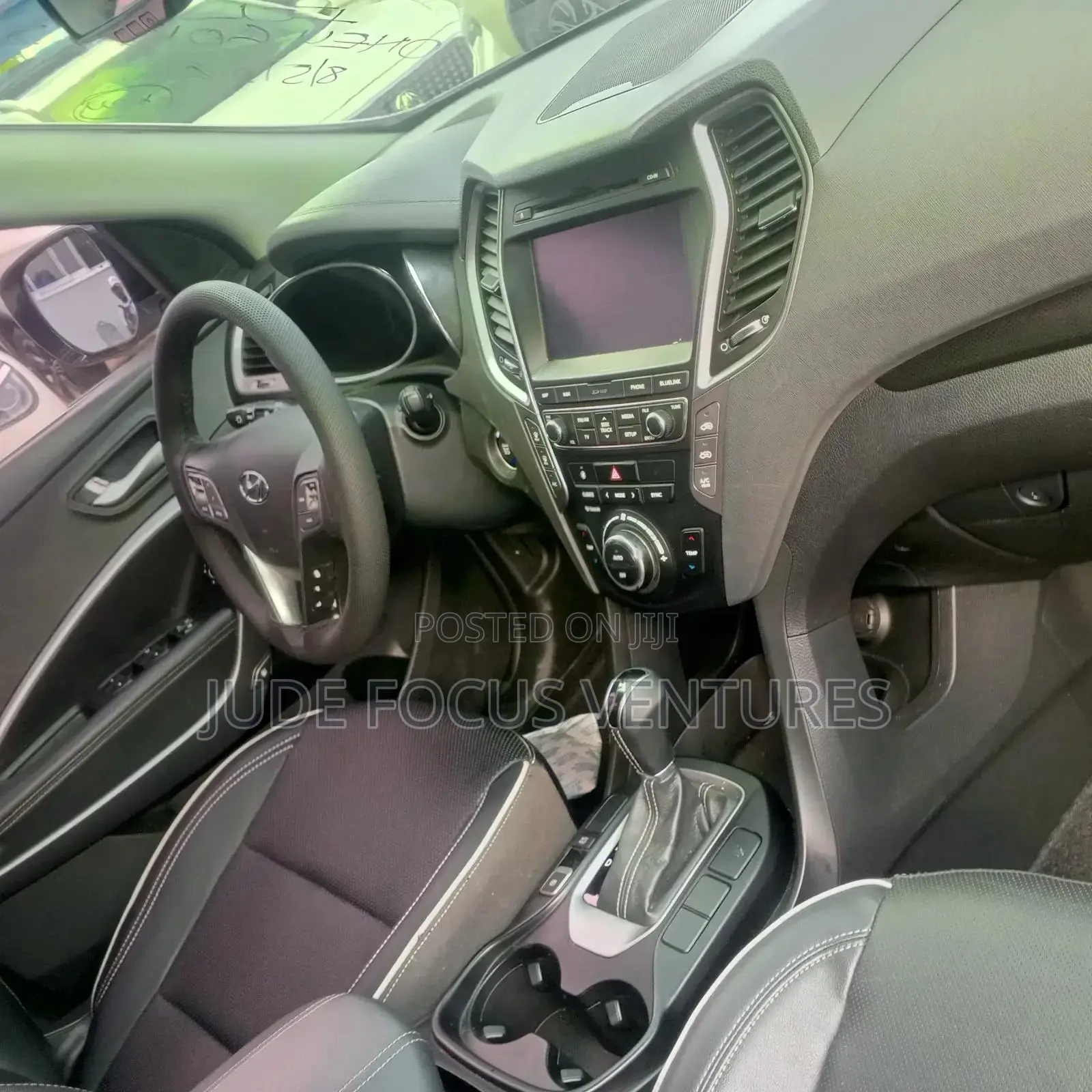 Hyundai Santa Fe 2017 White