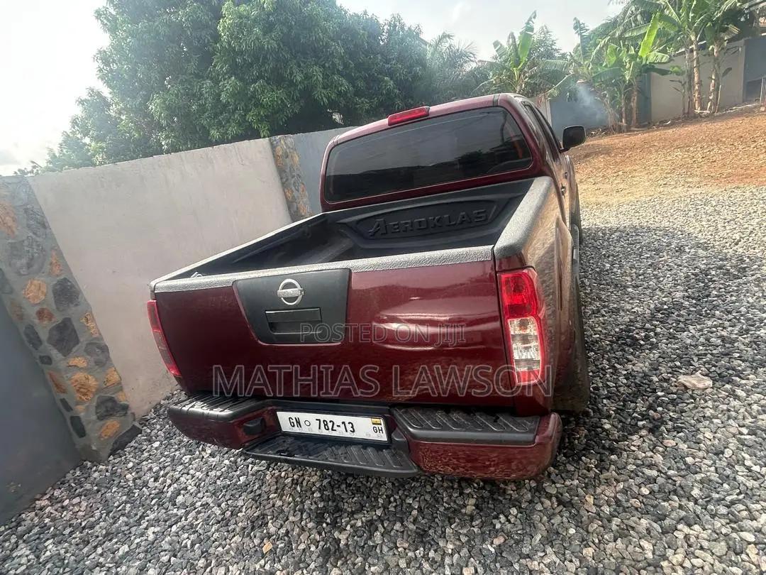 Nissan Navara 2.5 dCi 2012 Red