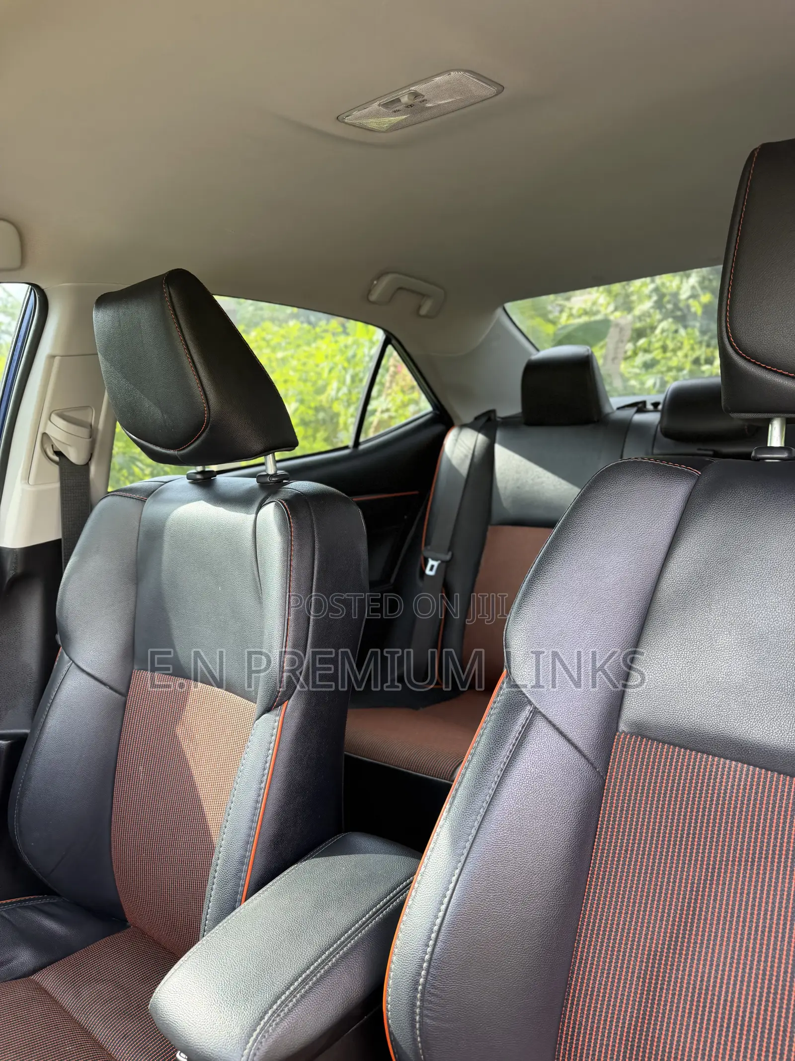 Toyota Corolla SE (1.8L 4cyl 2A) 2019 Blue
