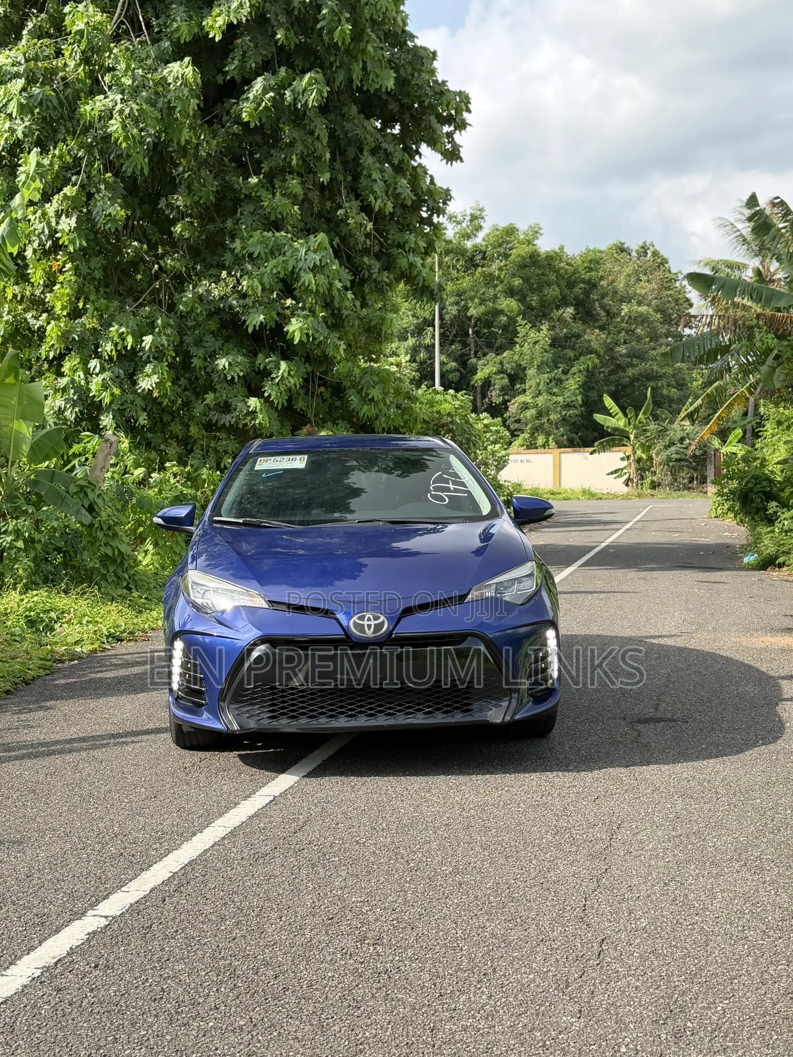 Toyota Corolla SE (1.8L 4cyl 2A) 2019 Blue
