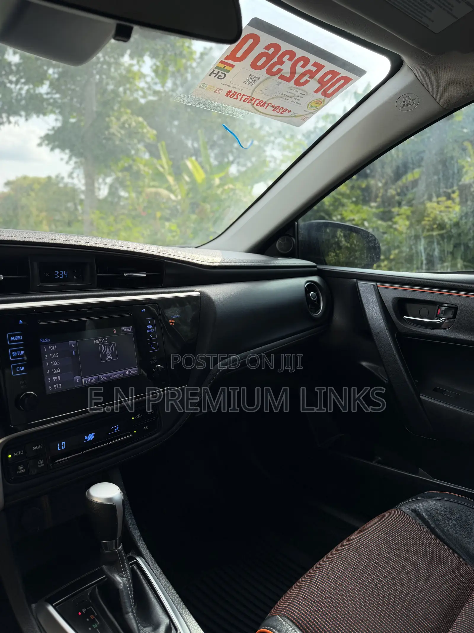 Toyota Corolla SE (1.8L 4cyl 2A) 2019 Blue