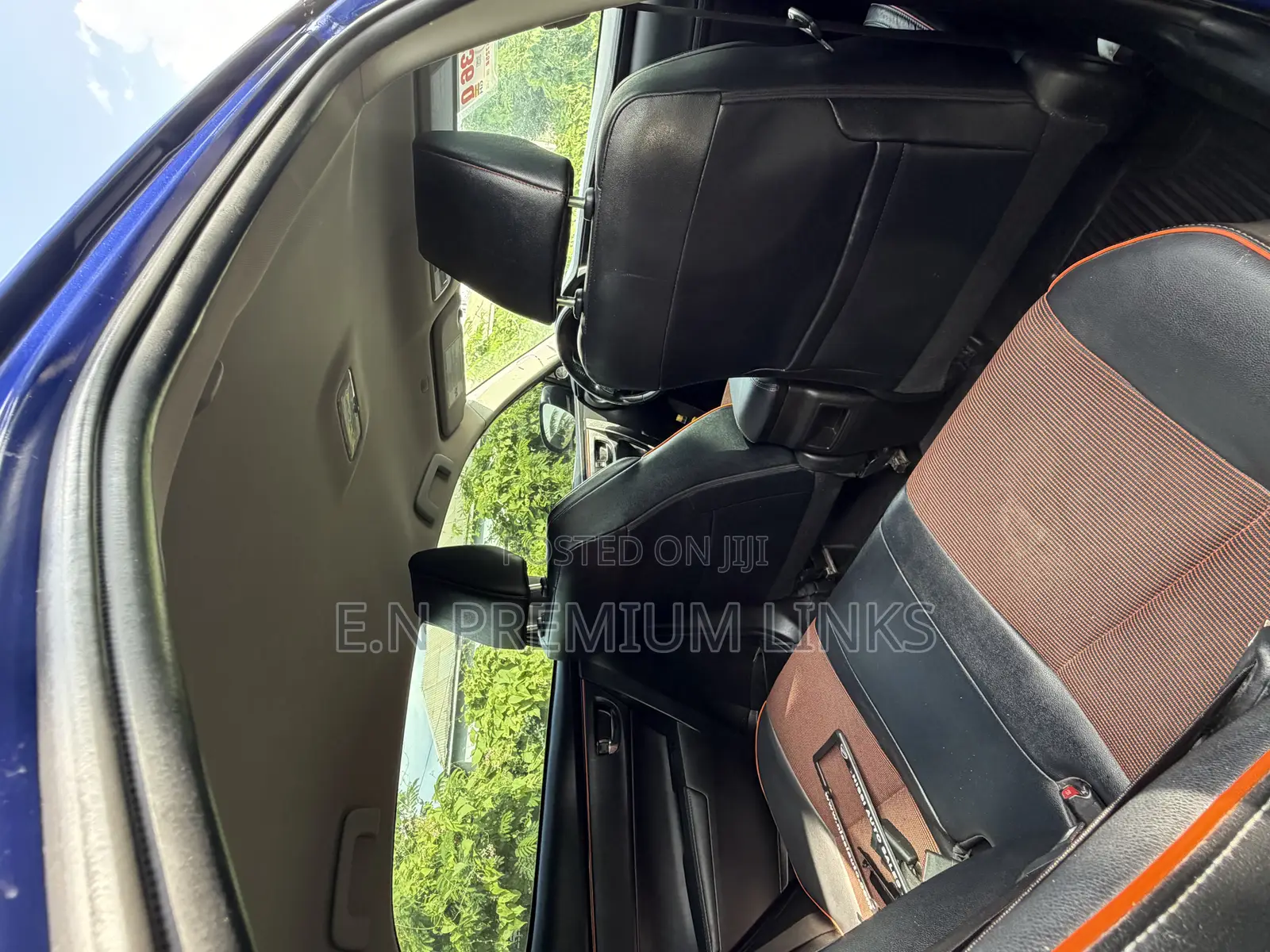 Toyota Corolla SE (1.8L 4cyl 2A) 2019 Blue