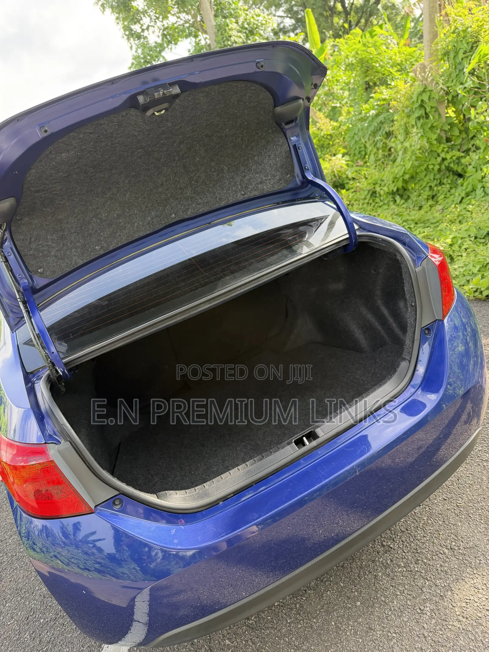 Toyota Corolla SE (1.8L 4cyl 2A) 2019 Blue