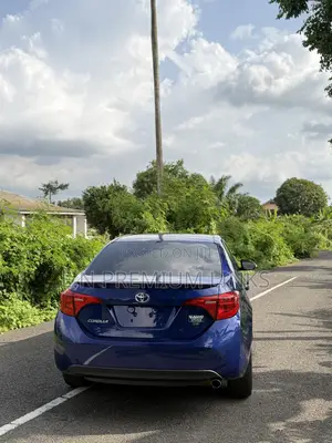 Toyota Corolla SE (1.8L 4cyl 2A) 2019 Blue