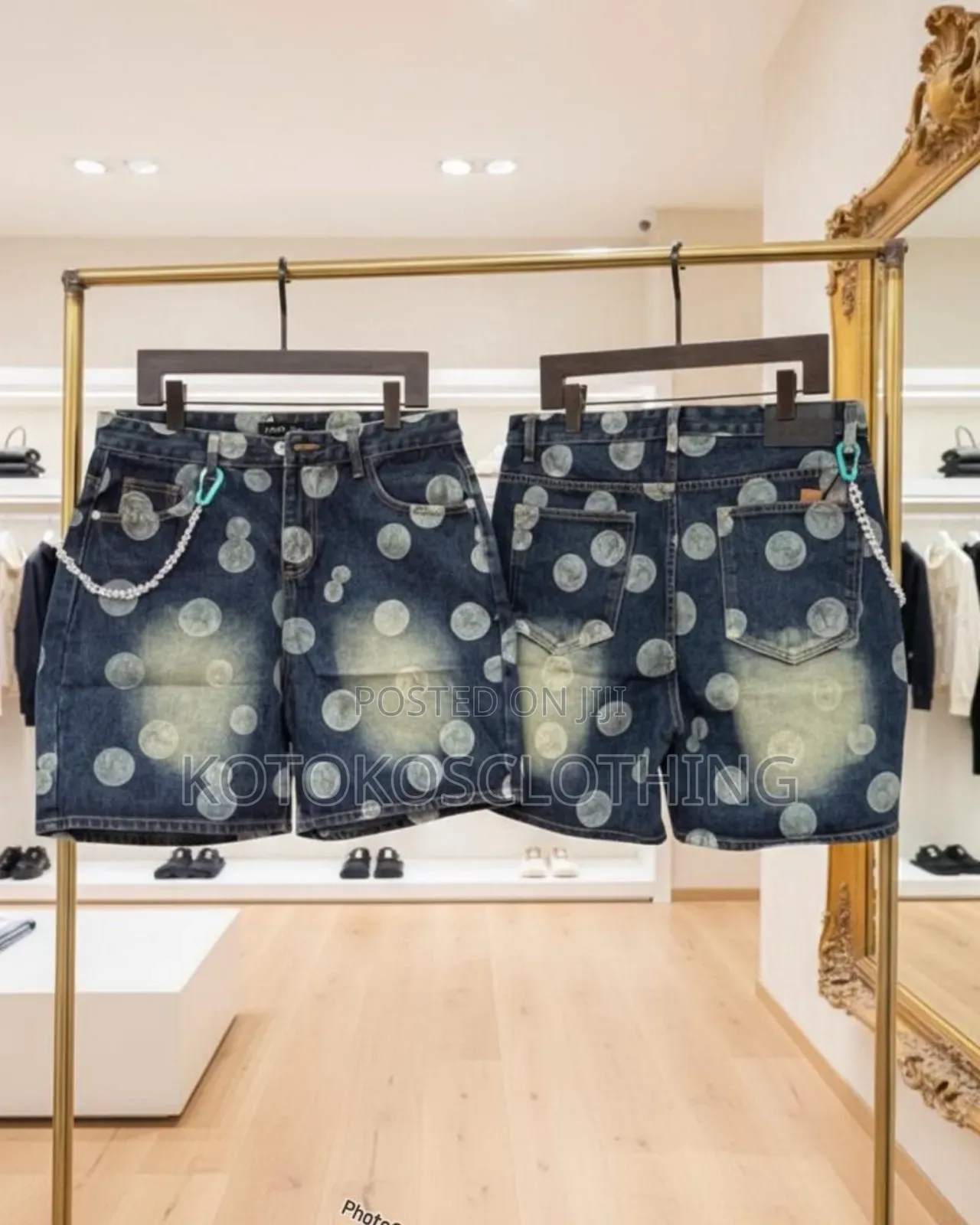 Urban Graphic Chain Denim Short With Chain
