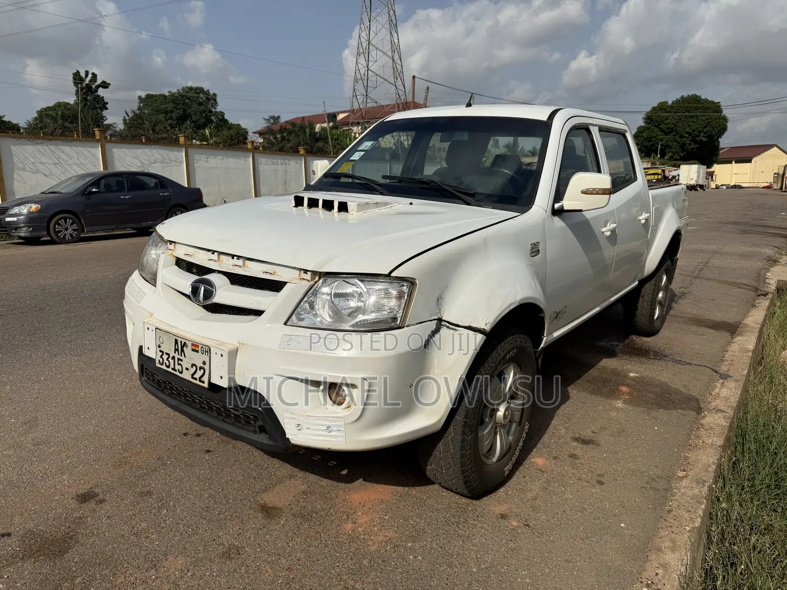 Tata Xenon 2022 White