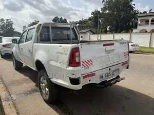 Tata Xenon 2022 White