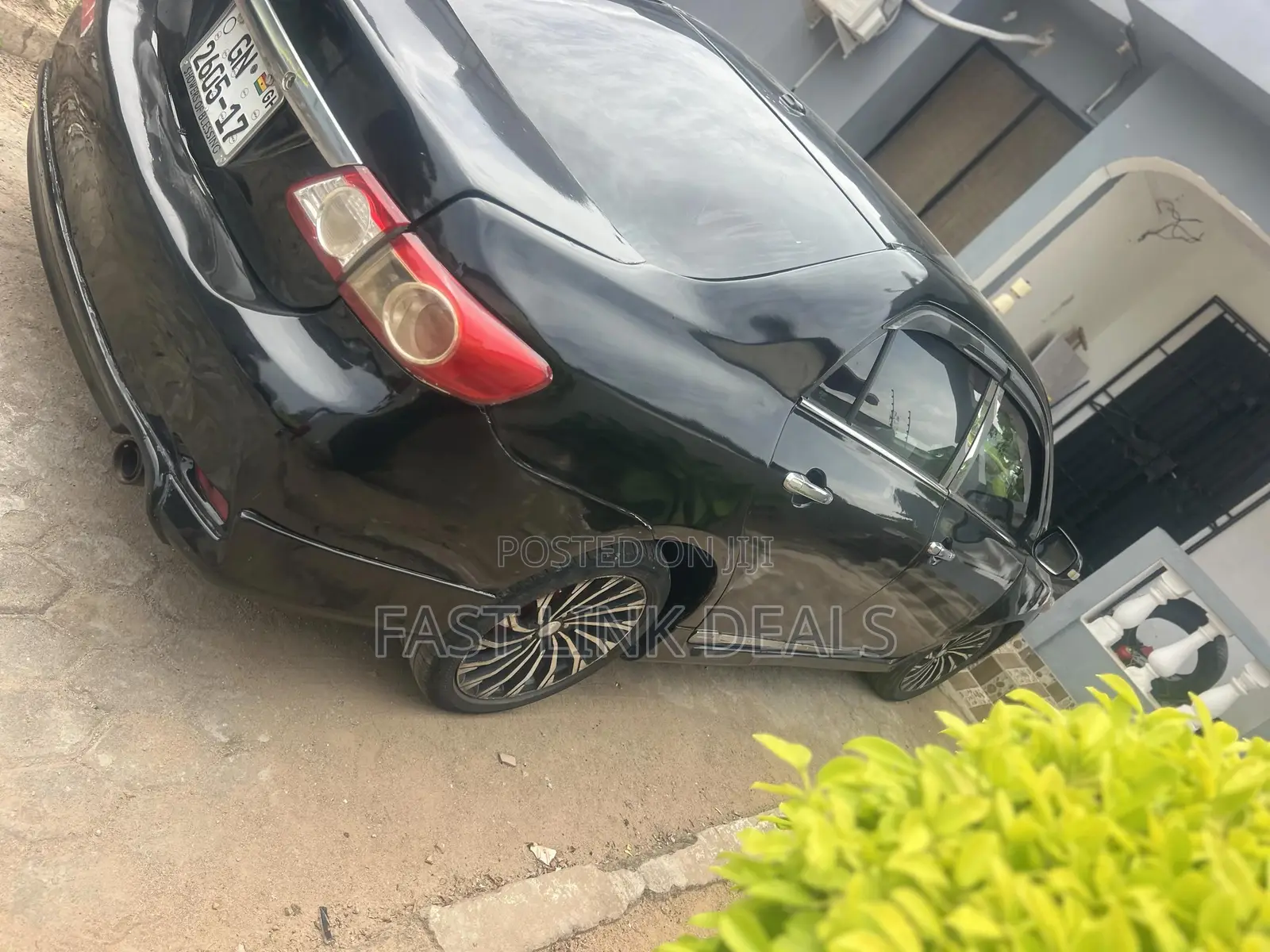 Toyota Corolla Base 4dr Sedan (1.8L 4cyl 5M) 2010 Black