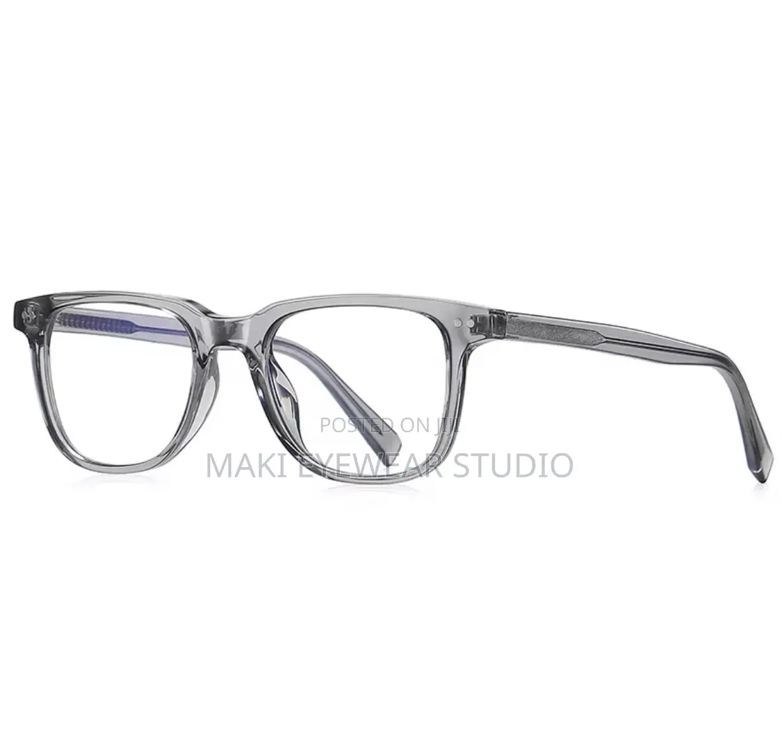 Rectangle Fashion Glasses With Photochromic Lenses.