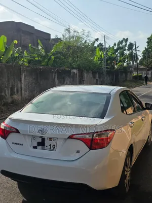 Toyota Corolla S 4dr Sedan (1.8L 4cyl CVT) 2014 White