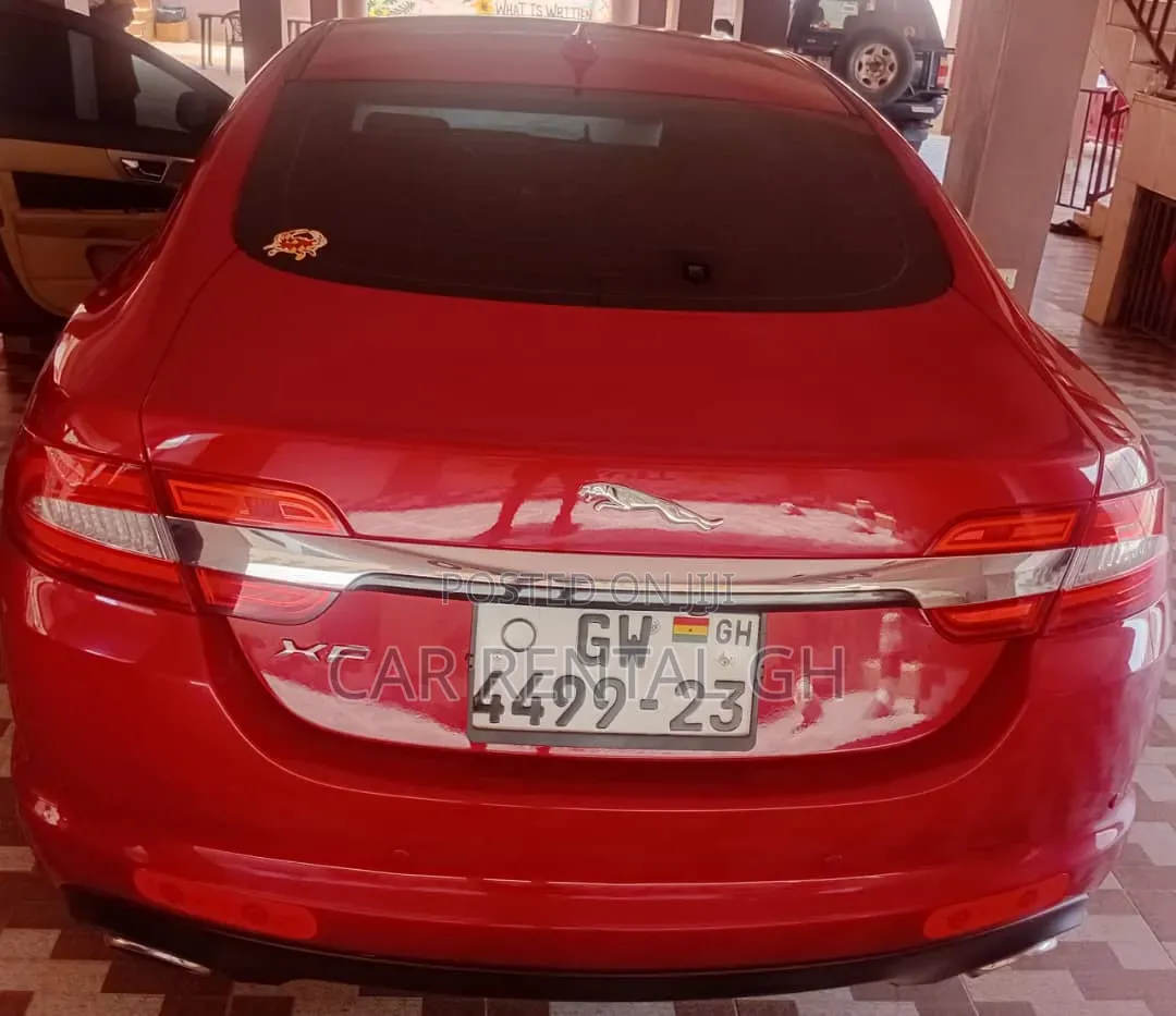 Jaguar Xf Chauffeur Service – Luxury Ride With Professional Driver