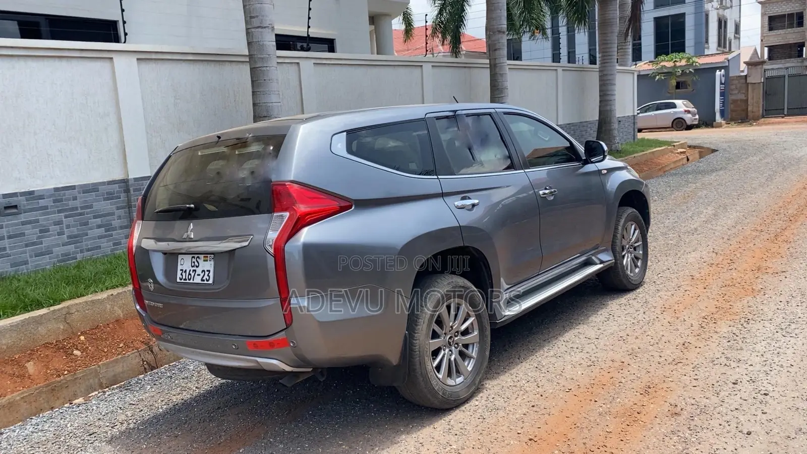 Mitsubishi Pajero Sport 2017 Silver